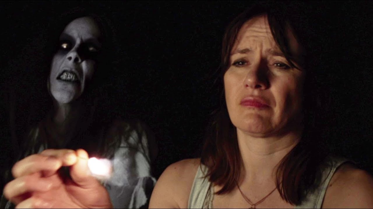 La protagonista no gana para sustos.