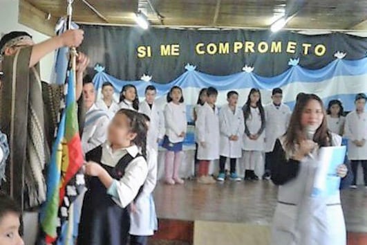 El acto de promesa a la bandera donde también se rindió homenaje a la "wenufoye".