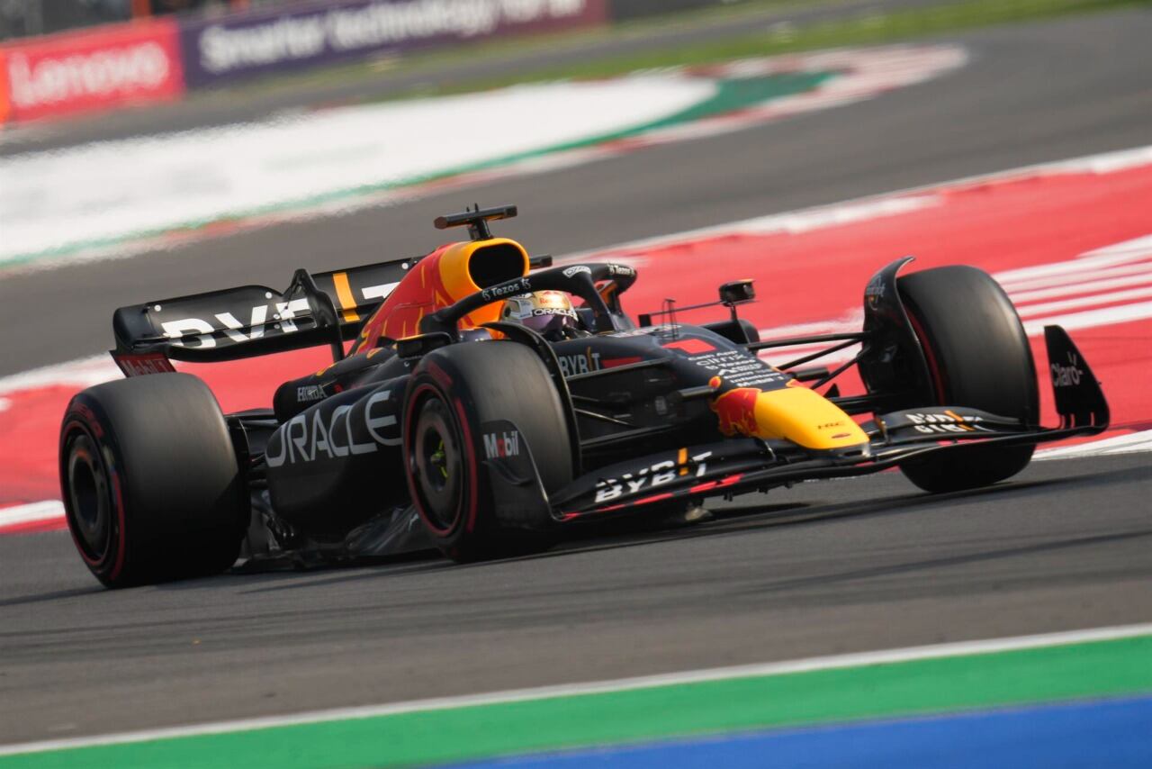 Verstappen con su Red Bull volvió a marcar el ritmo en la Fórmula 1