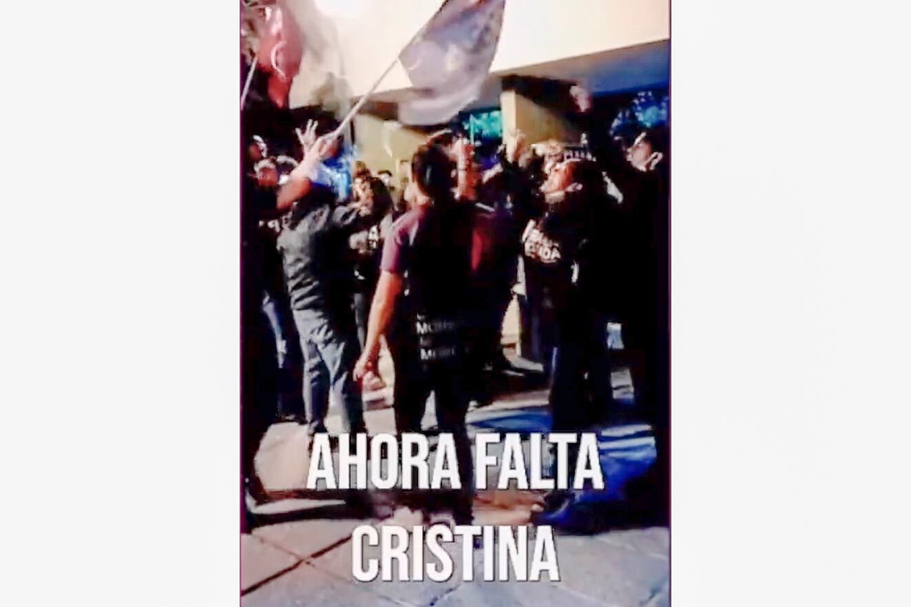 Los ofensivos cánticos de militantes de Franja Morada