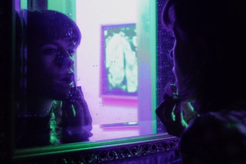 En Una banda de chicas, la música y directora Marilina Giménez expone casi 80 minutos de recitales y entrevistas.