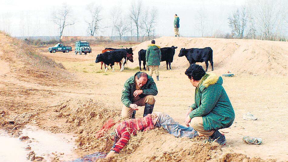 En Muere, monstruo muere, de Alejandro Fadel, los personajes viven en una prisión a cielo abierto.
