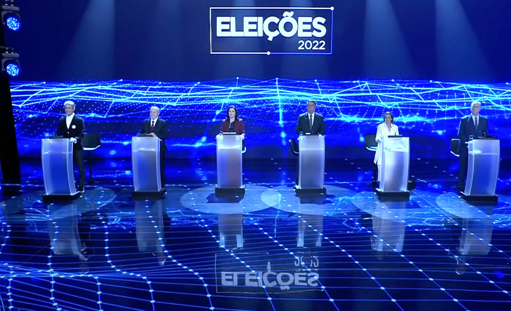 Candidatos presidenciales durante el primer debate / captura 