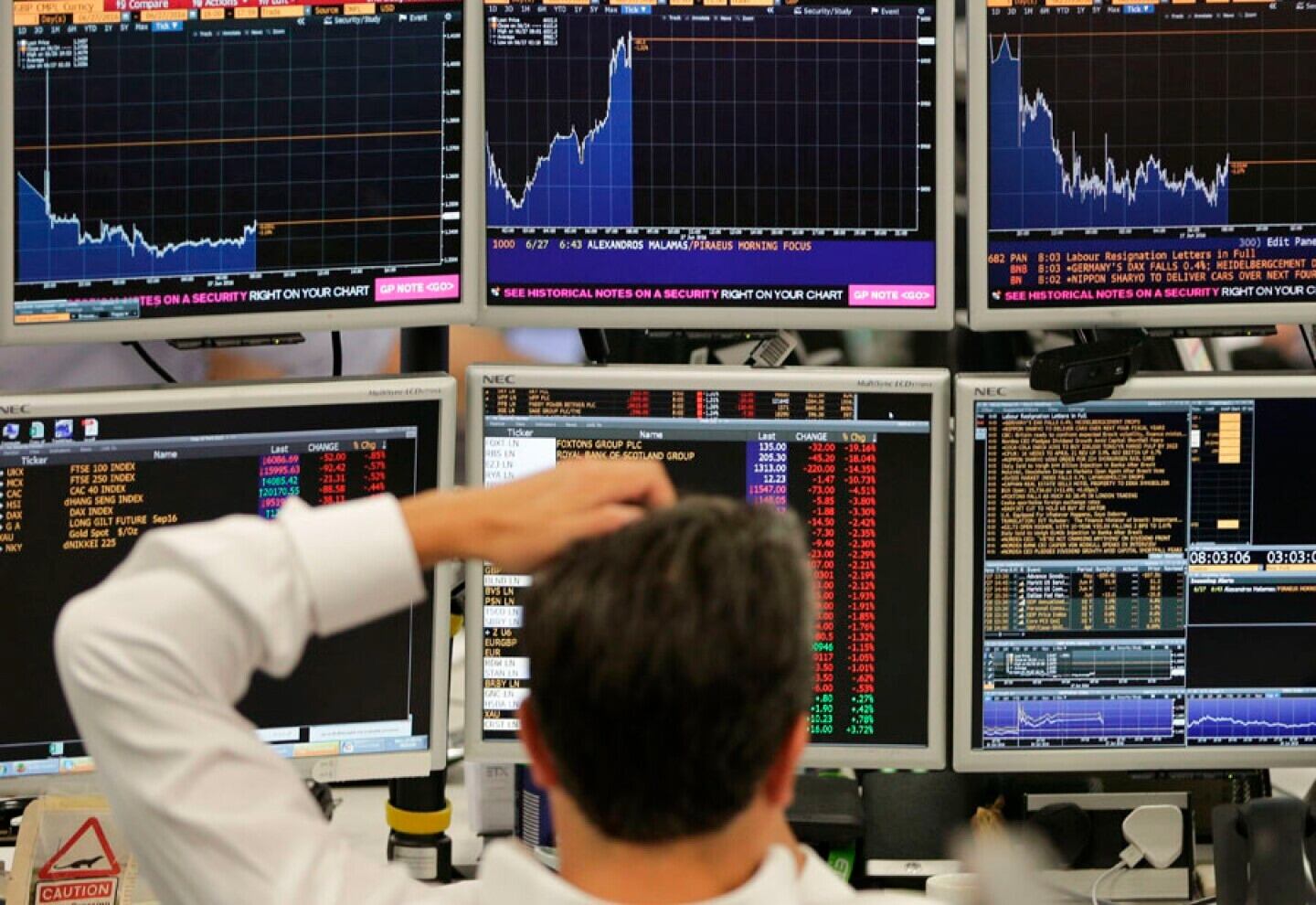  Nouriel Roubini advierte acerca de  la inflación alta y persistente, los riesgos de recesión y de una inminente crisis de insolvencia en el sector financiero.