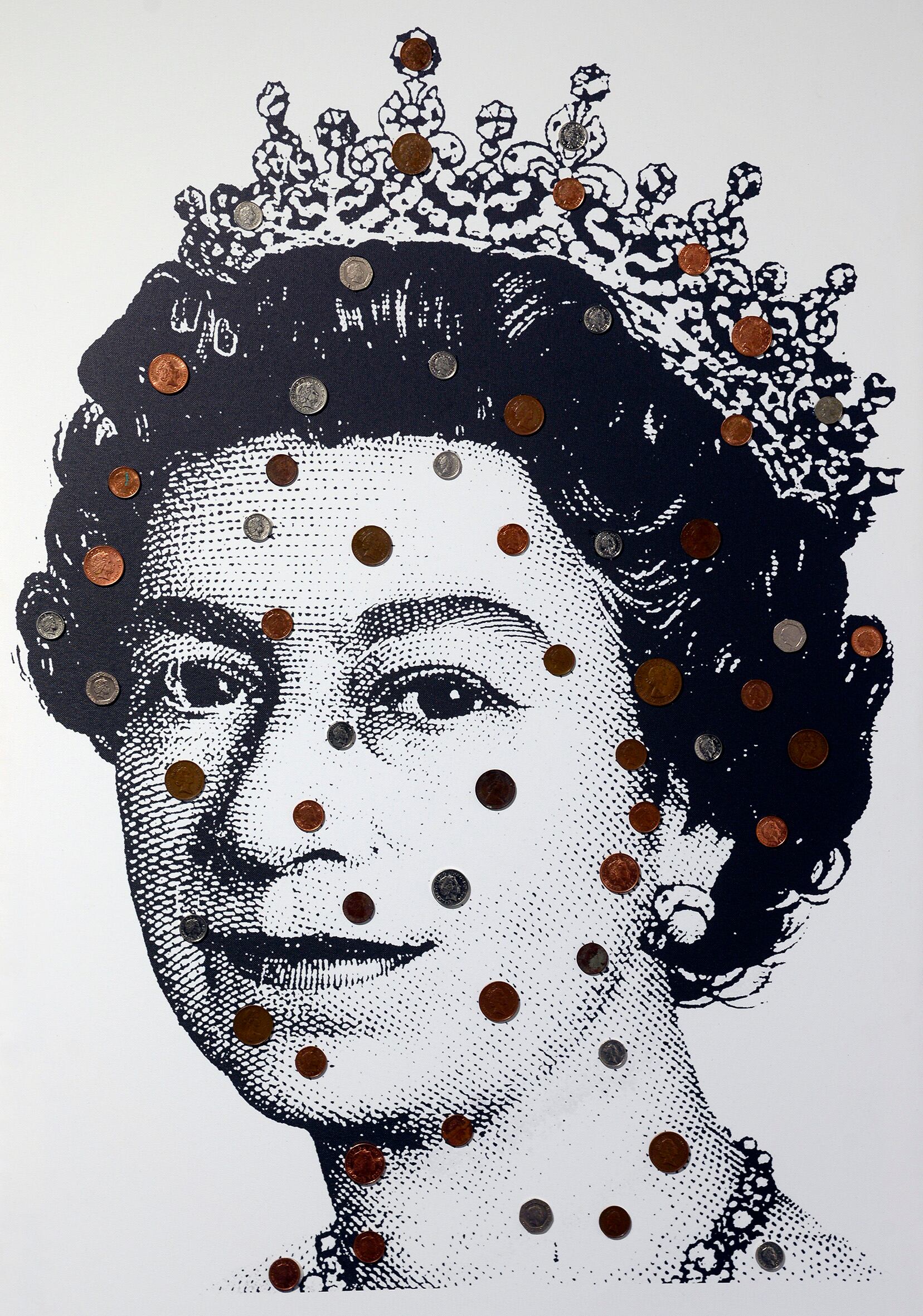 La efigie de la reina de Inglaterra atacada por “granos”.