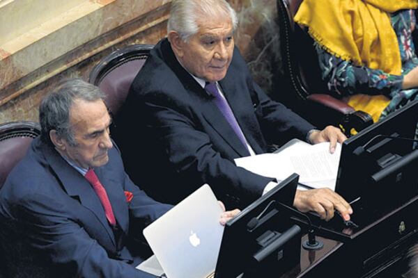 El debate en el recinto se inició poco después de las 15 y se votó cinco horas después.