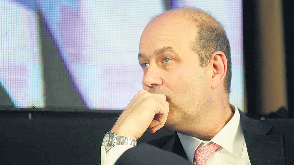 Federico Sturzenegger, presidente del Central, viene subiendo la tasa para frenar la corrida.