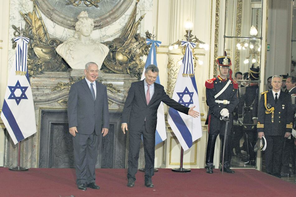 El primer ministro israelí Benjamín Netanyahu junto al presidente Mauricio Macri.