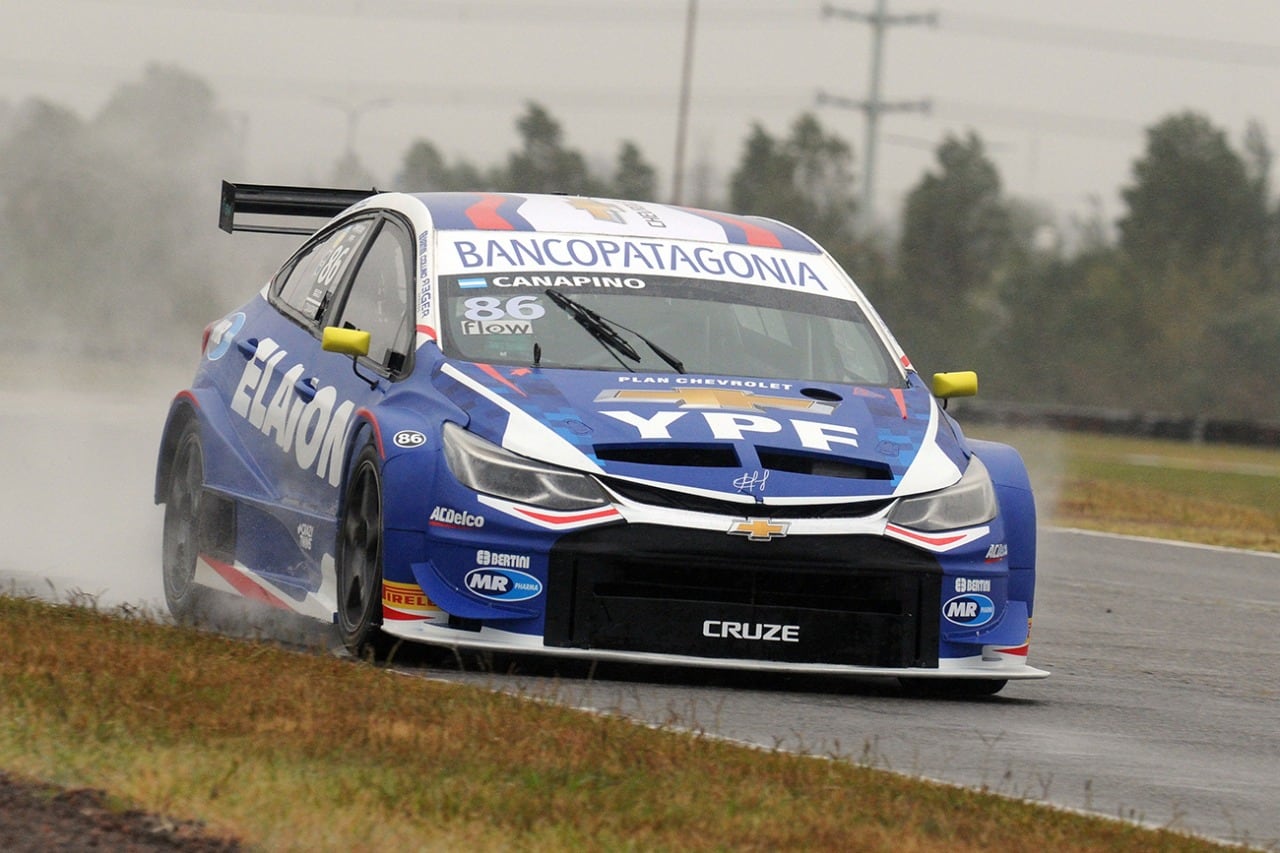 La lluvia no pudo con Canapino, que brilló en el autódromo porteño.