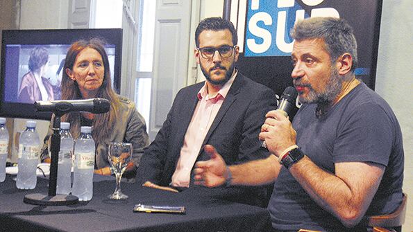 Paula de Luque, el secretario de Cultura de Tierra del Fuego, Gonzalo Zamora, y Víctor Santa María.