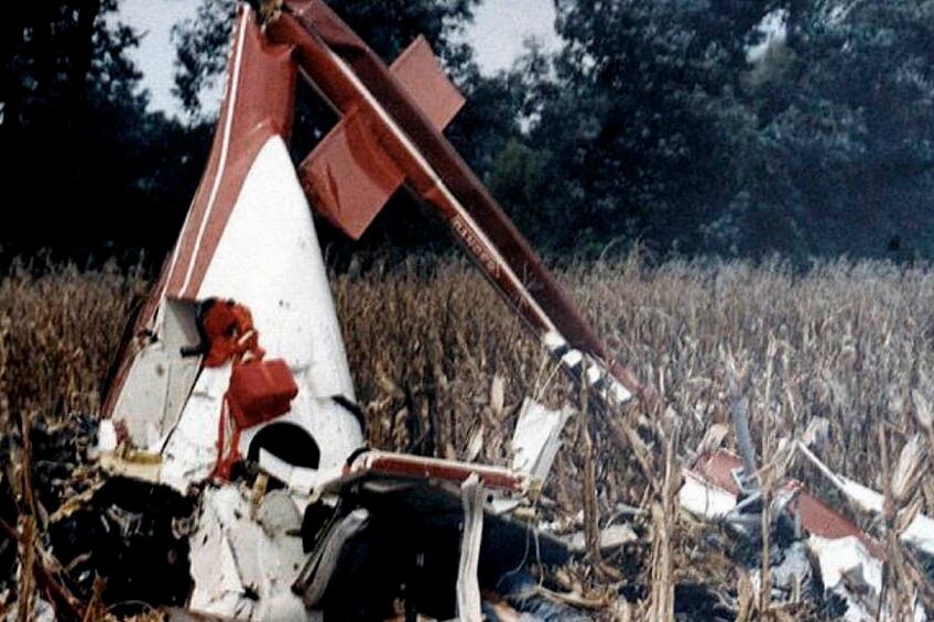 Los restos del helicóptero en el que viajaban Carlos Menem Junior y Silvio Oltra.