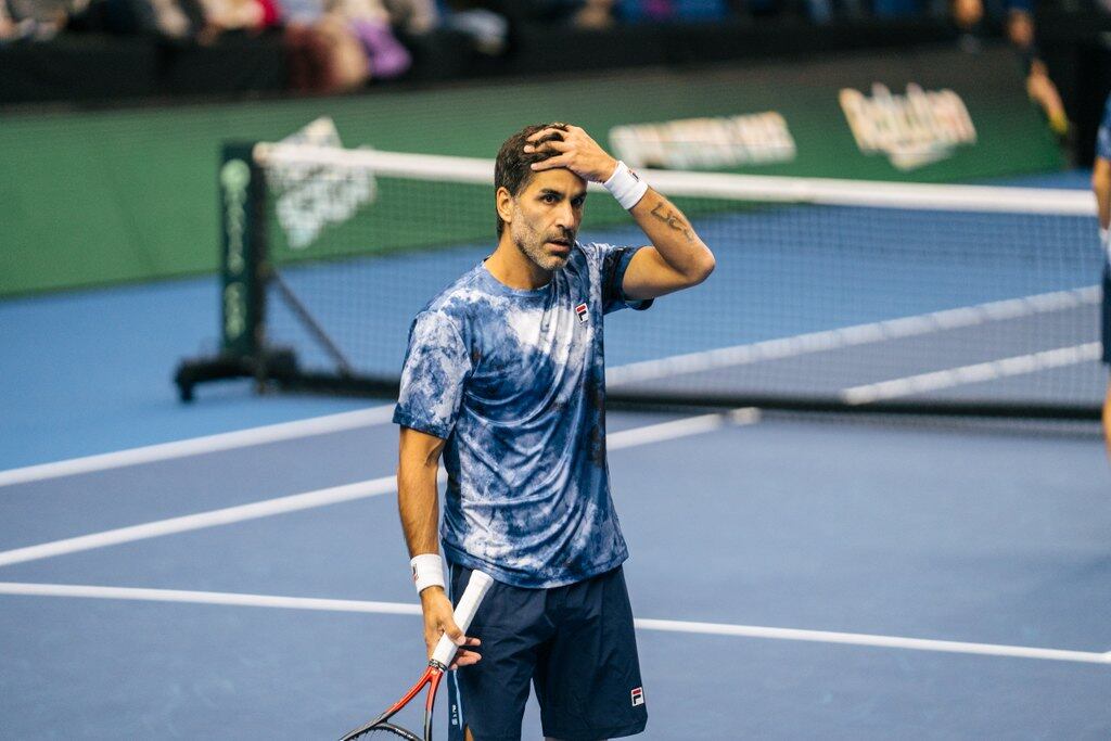 Máximo González, protagonista en el punto de dobles, no lo puede creer.