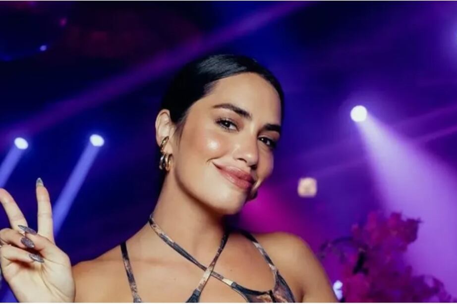 Lali Espósito donó 7 vestidos a la Casa del Teatro.