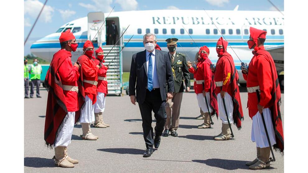 "Con este acuerdo no hay ajuste", enfatizó el mandatario al encabezar en la ciudad de Salta un acto de entrega de viviendas y de créditos.