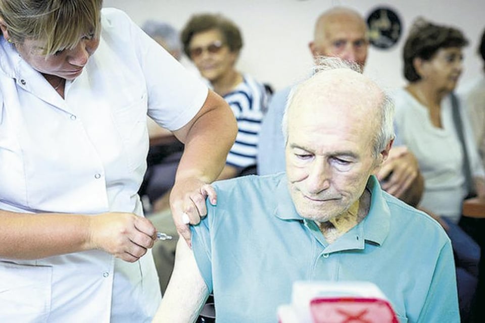 Los ministros acordaron aplicar la dosis de refuerzo a partir del quinto o sexto mes después de haber completado el esquema de vacunación contra la covid.