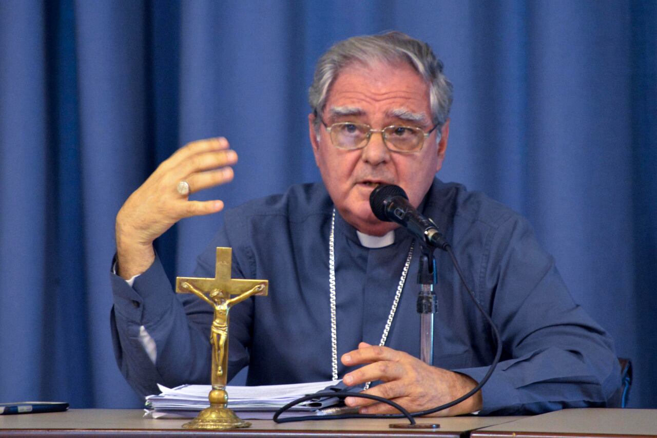 El Presidente de la Conferencia Episcopal Argentina (CEA), Oscar Ojea, se refirió a la posibilidad de poner en marcha un "salario universal de emergencia" como una forma de hacer frente a la crisis planteada por la pandemia