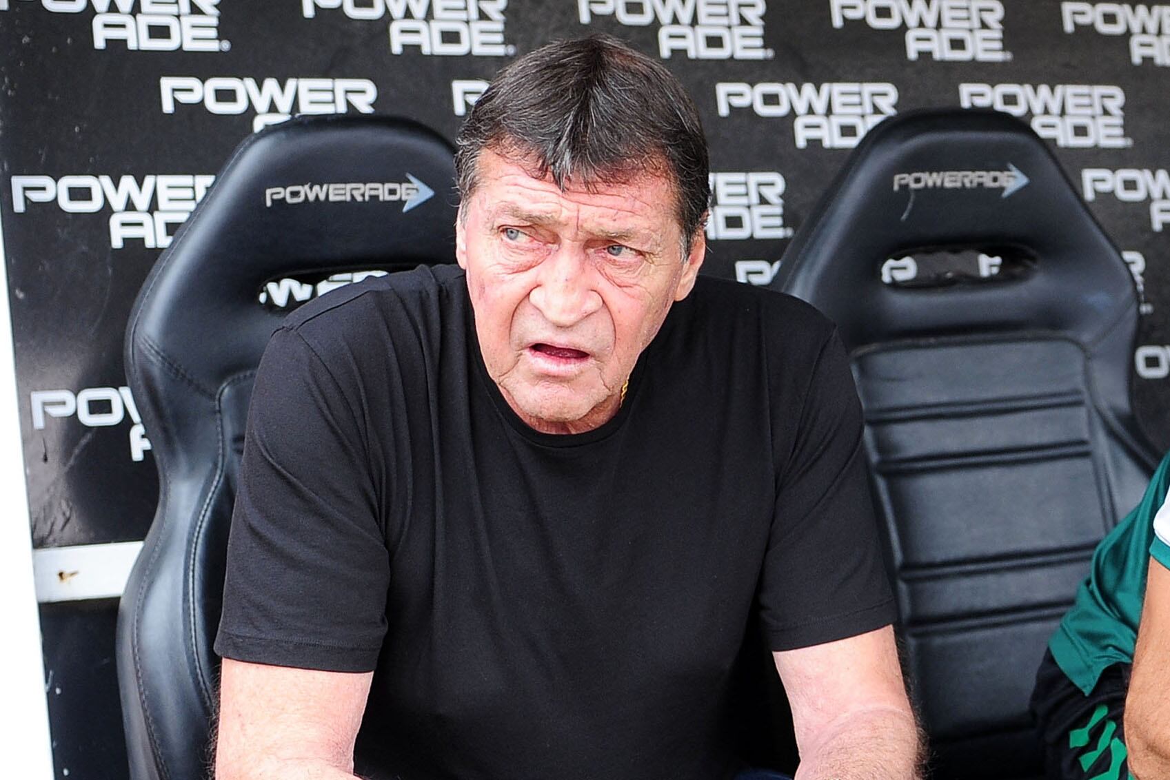 Julio César Falcioni, DT de Banfield. 