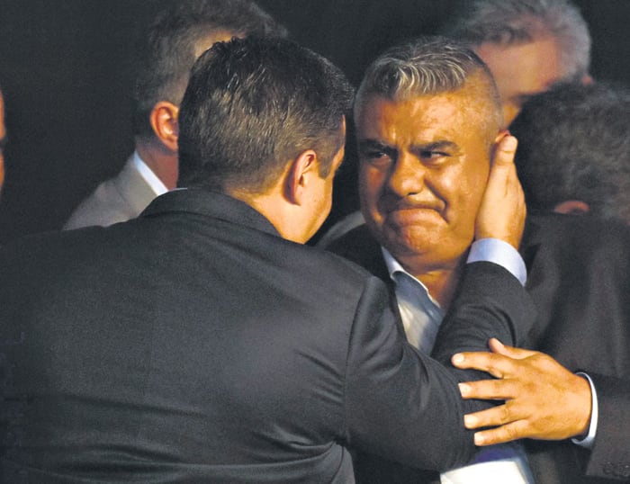 Claudio Tapia y Daniel Angelici, los nuevos dueños de la pelota.