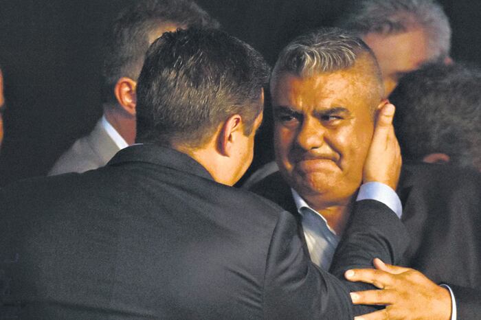 Claudio Tapia y Daniel Angelici, los nuevos dueños de la pelota.