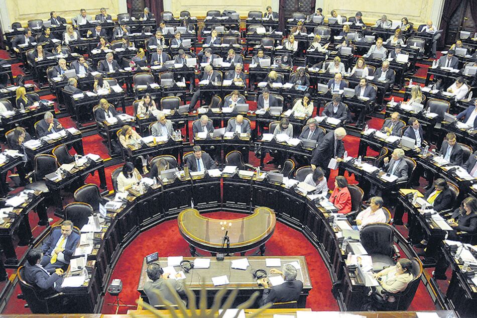 La oposición parlamentaria convocó a una sesión especial en la Cámara de Diputados.