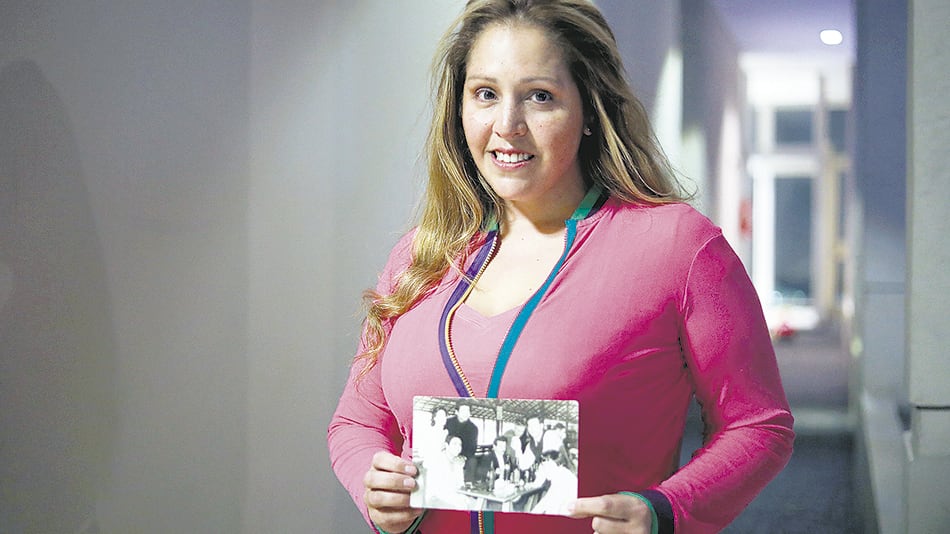 Angela Barrera encontró a su papá Juan Carlos Barrera en 2009 gracias al trabajo del EAAF.