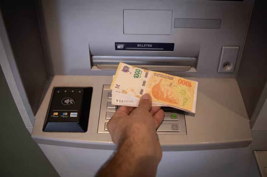 Desde 2026, los salarios cayeron 20% real.