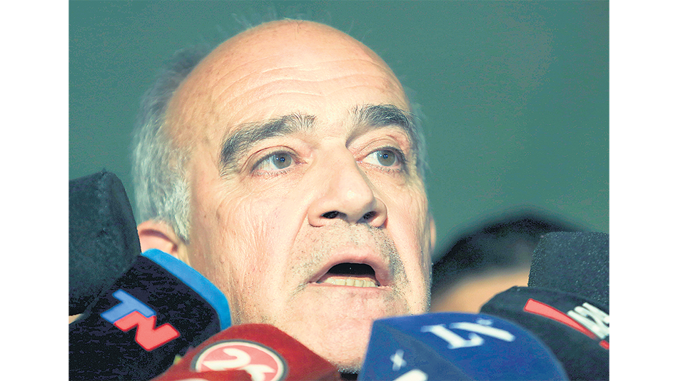 La suspensión fue aprobada con los votos mayoritarios del oficialismo.