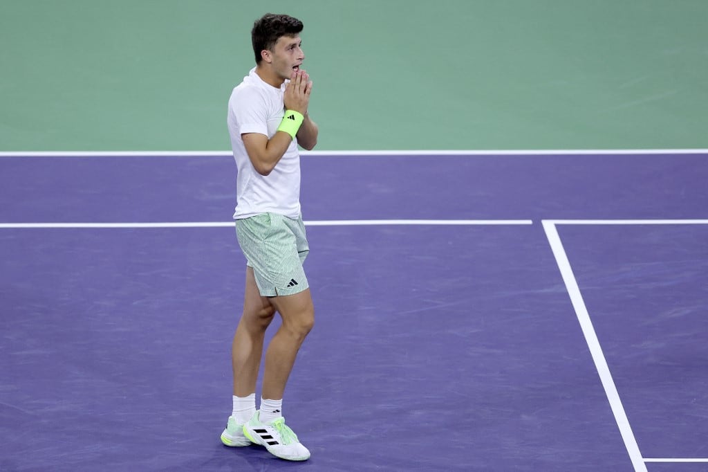 Luca Nardi se muestra incrédulo tras darle salida a Novak Djokovic.
