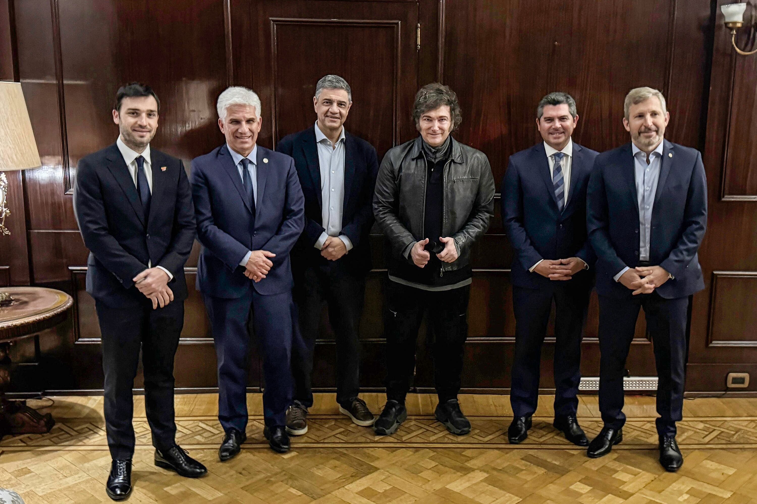 La foto de los gobernadores macristas con Milei.