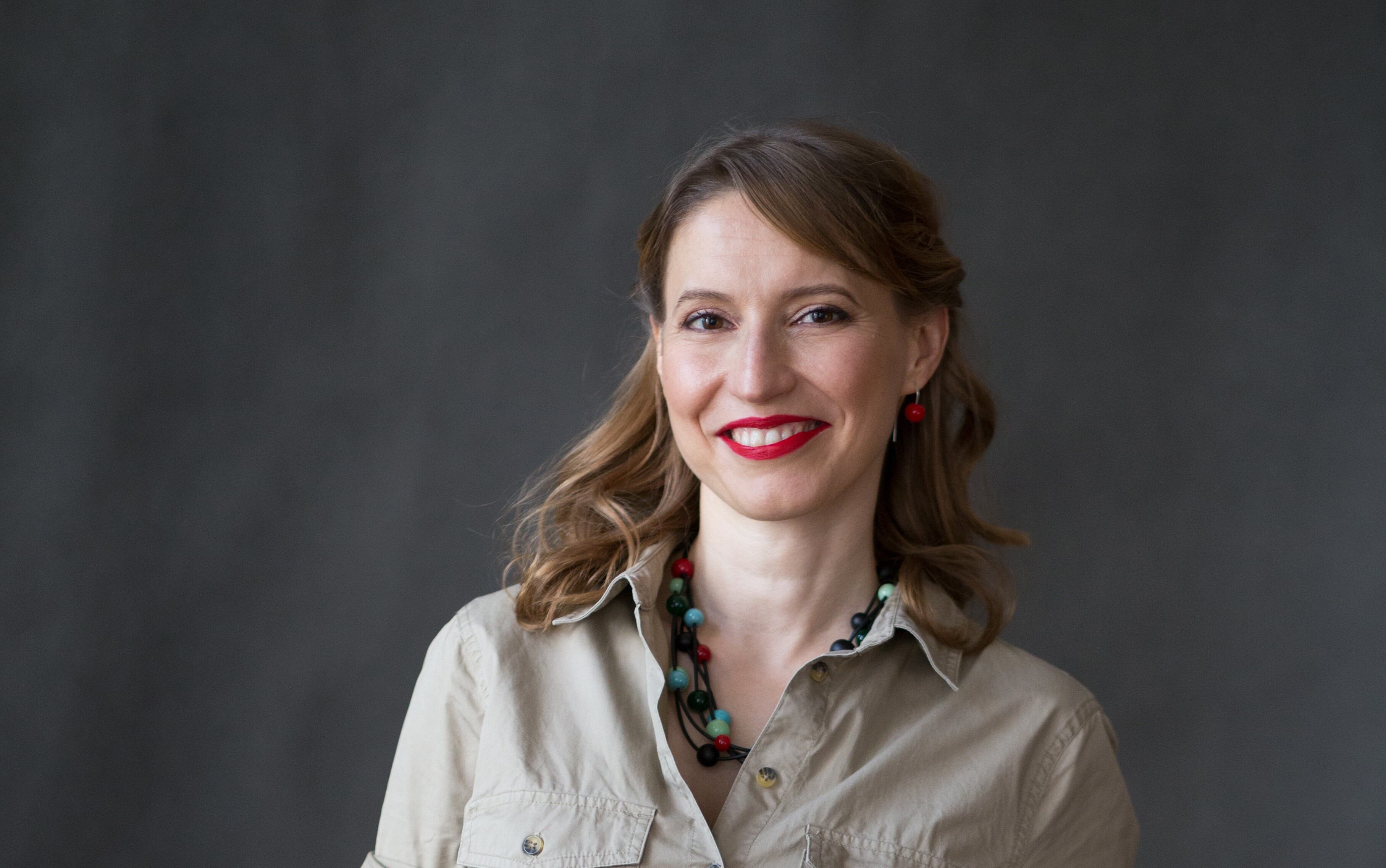 Ágnes Erőss es doctora en Geografía Humana. 