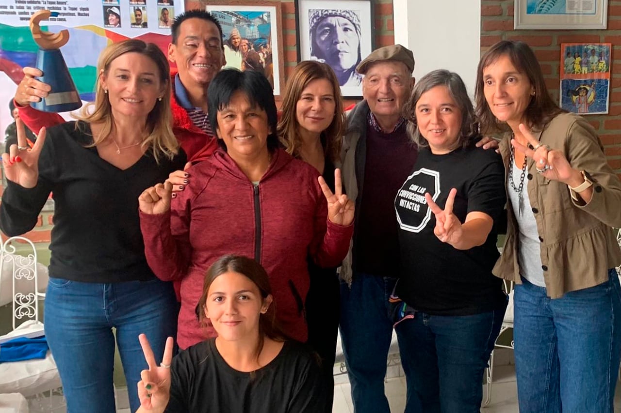 Milagro Sala recibió el Premio Rodolfo Walsh en su casa de Jujuy, donde cumple arresto domiciliario.