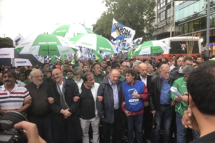 Carlos Tomada, Hugo Yasky, Pablo Micheli y Omar Plaini marchan por Lula.