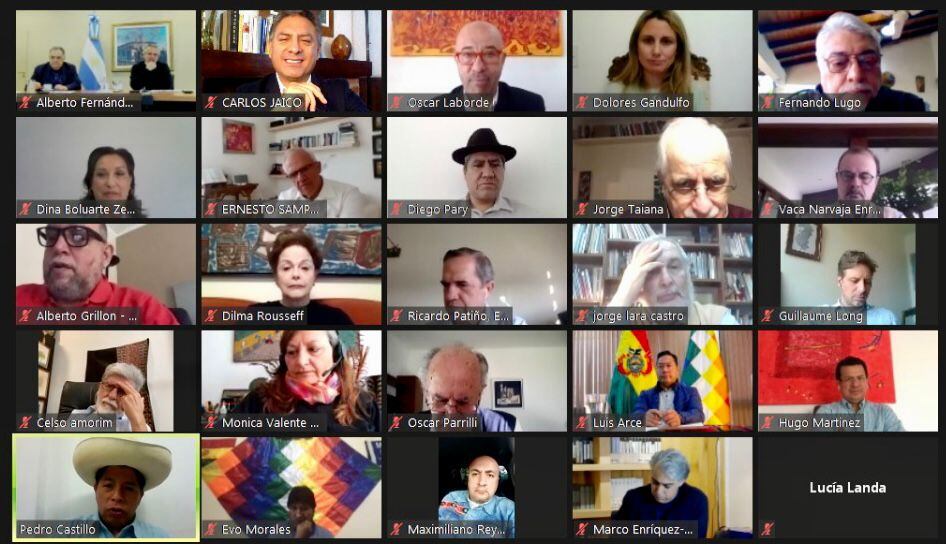 Castillo, de sombrero, abajo a la izquierda, recibe el apoyo de dirigentes latinoamericanos. 