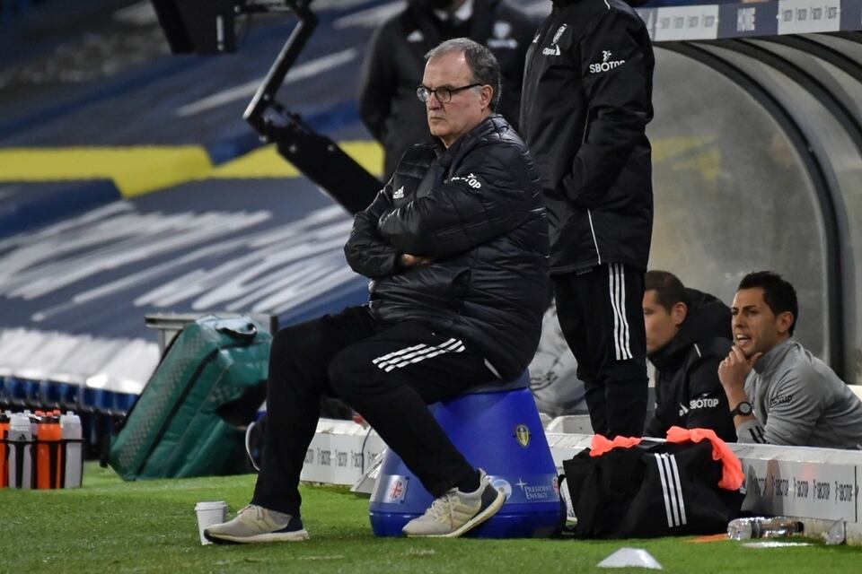 El "Loco" Bielsa tendrá que pagar 6 mil dólares