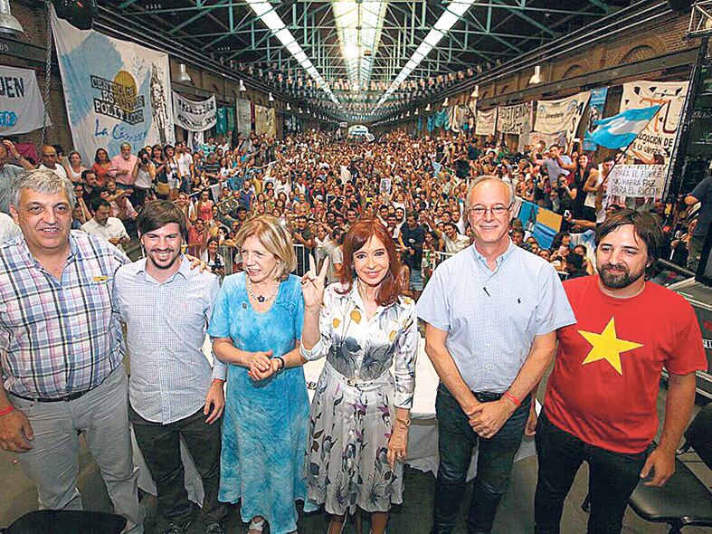 Cristina Kirchner cerró el Encuentro Nacional de Salud en Lanús.