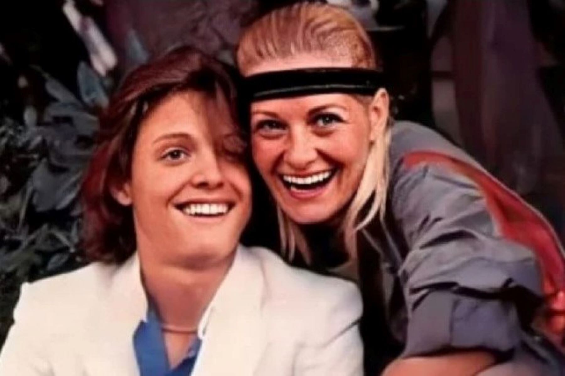 Luis Miguel y su mamá, Marcela Basteri. La mujer desapareció a fines de los 80 y nunca se supo de ella, al menos de manera oficial. 