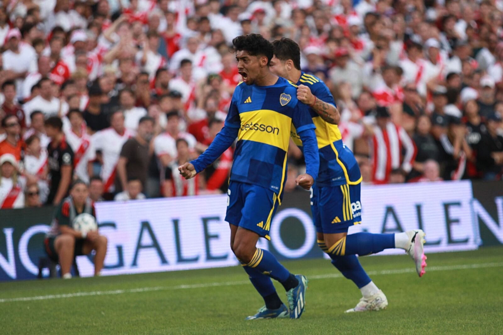 Medina festeja el empate en el Monumental.