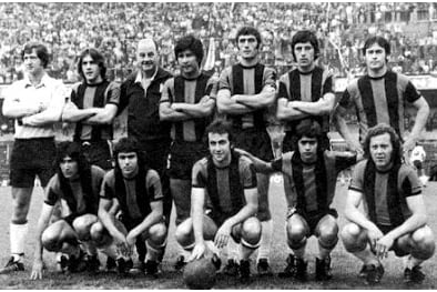 Viola (h), segundo arriba, de izquierda a derecha.