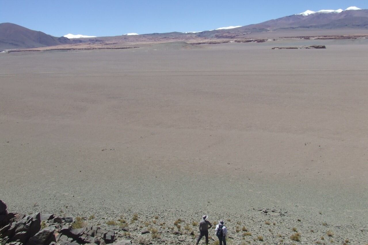 Quebrada de Miriguaca. Las líneas en el terreno son los canales de riego.