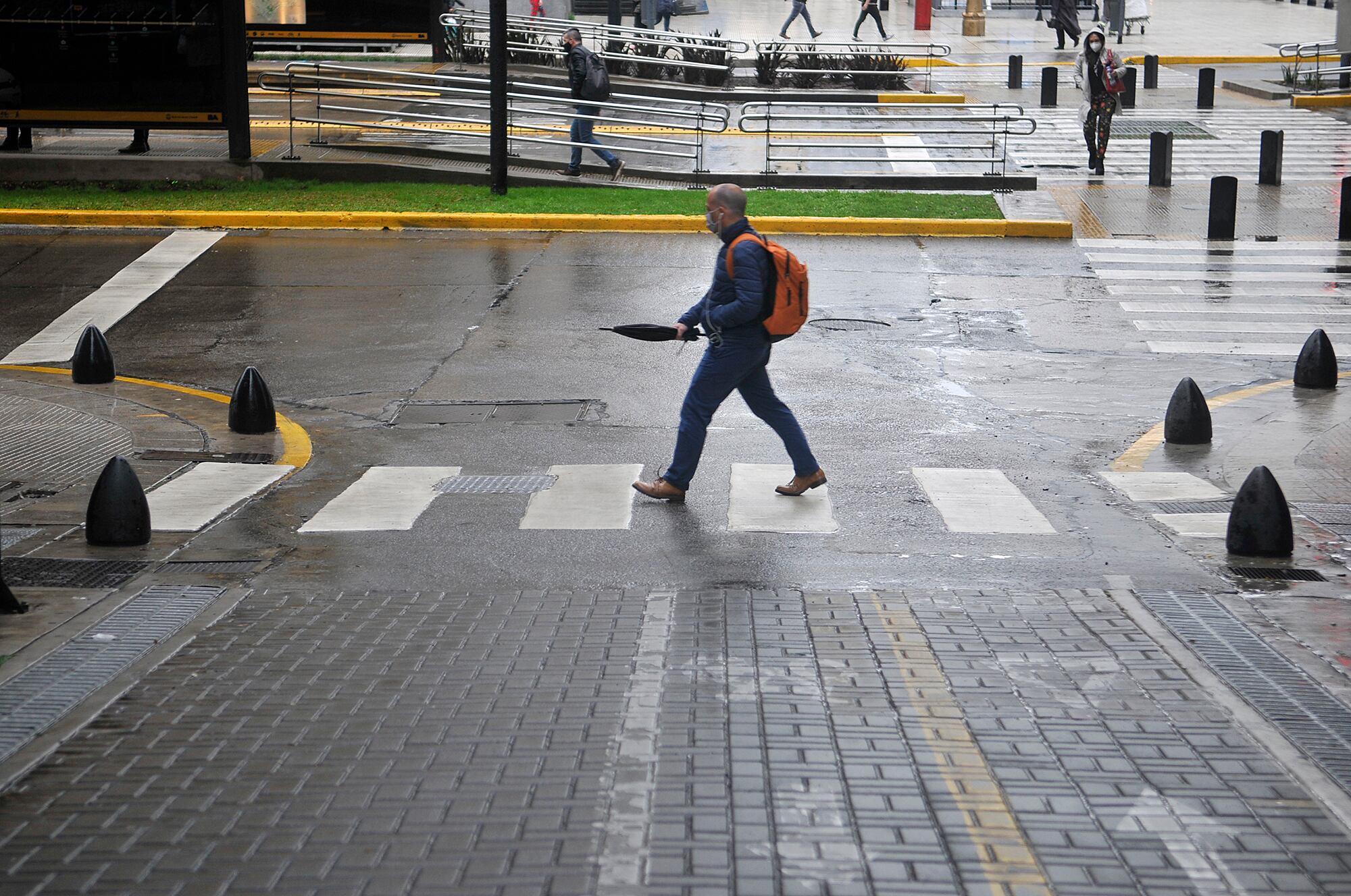 El clima se presenta inestable este martes a la mañana en CABA y se prevé que después mejore.