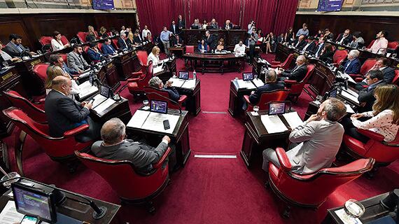 El Senado bonaerense sesionó ayer y se espera la visita de los ministros en las próximas semanas.