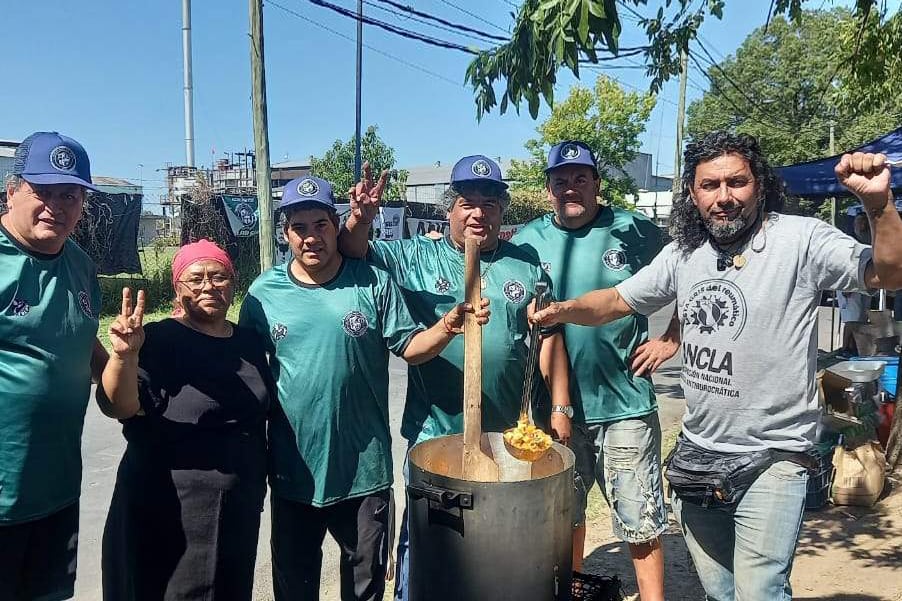 Alrededor de 300 personas se dieron cita en la misa de los curas en Opción por los Pobres. 