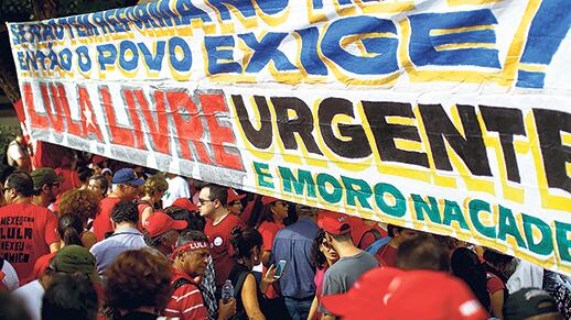 Simpatizantes de Lula piden su liberación; la decisión oficial de la Corte Suprema se conocerá mañana.