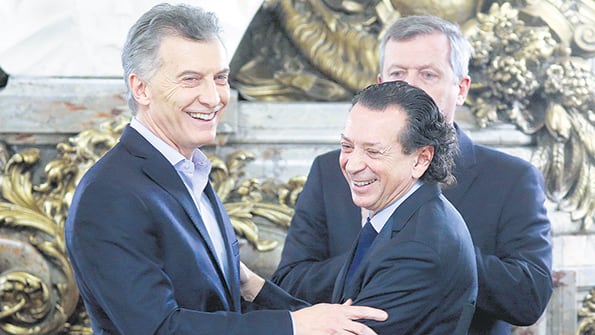 Dante Sica, flamante ministro de Producción, el día que el presidente Mauricio Macri lo puso en el cargo. Muchas necesidades, poco margen.