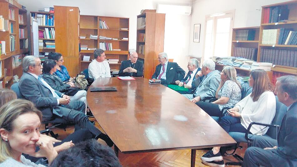 Las organizaciones que defienden a los represores llevaron una carta para el titular del Episcopado.