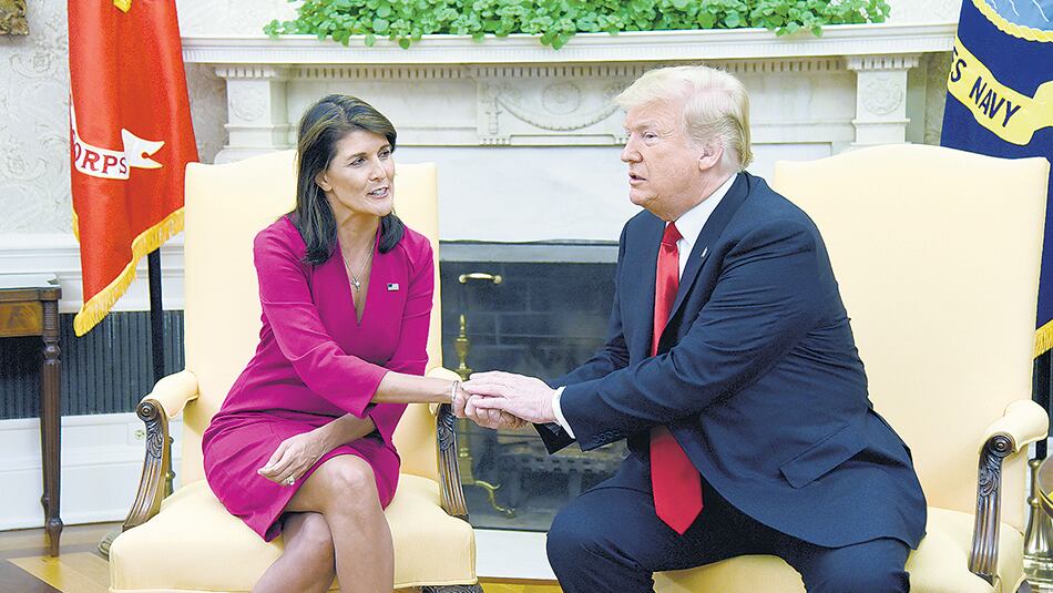 Haley dijo ayer junto a Trump que llegó su momento de dar un paso al costado.