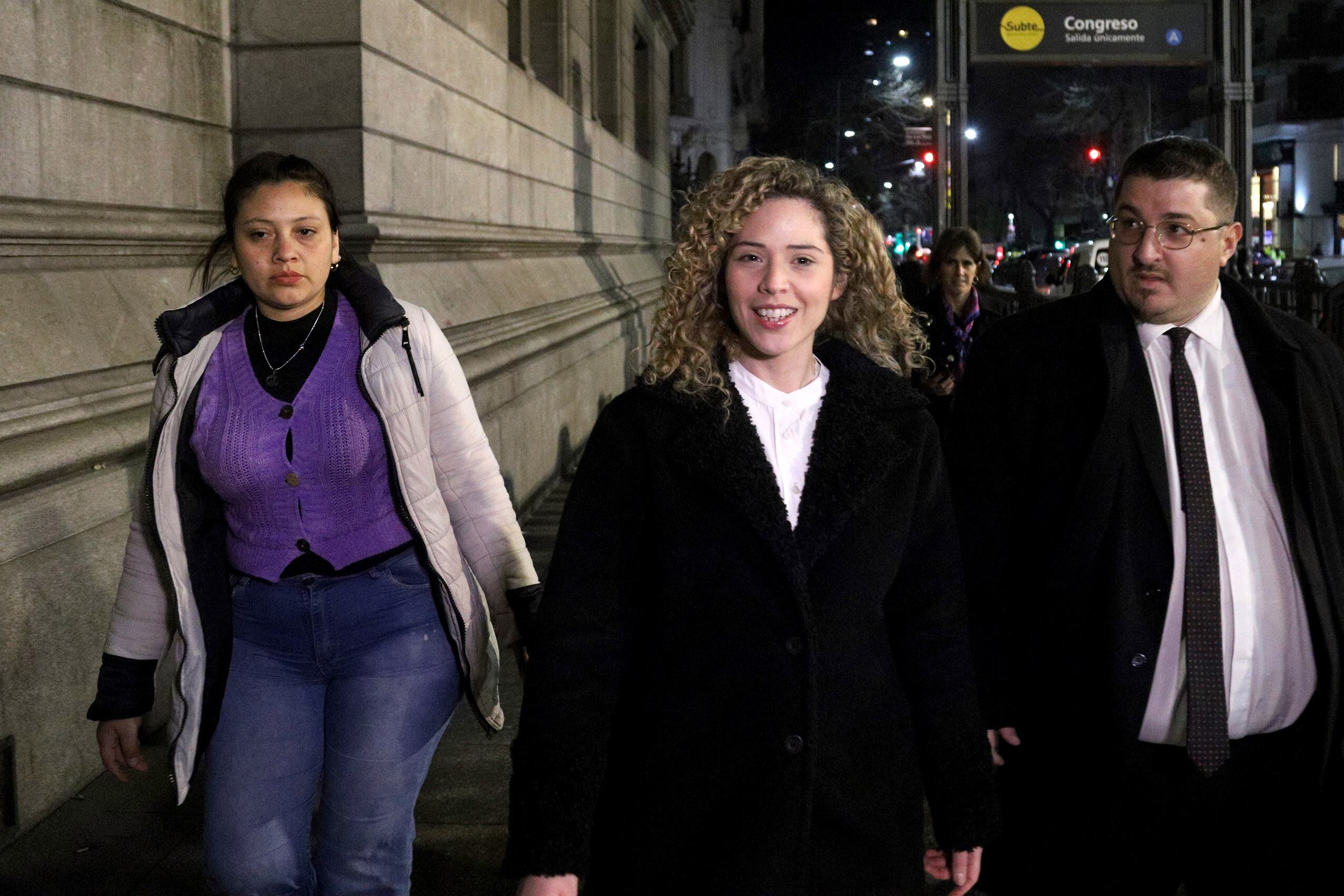 La diputada Lourdes Arrieta junto a su abogado Yamil Castro Bianchi.