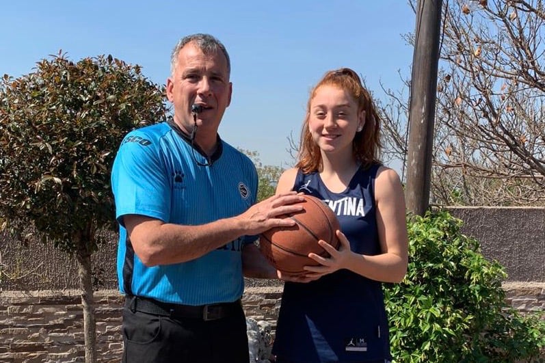 Fernando y Lucila Samprieto, unidos por la familia y el básquet.