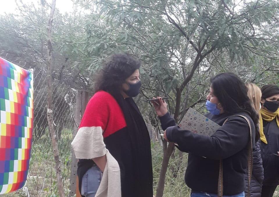 Vizzotti con la comunicadora Fabiola Benítez. 