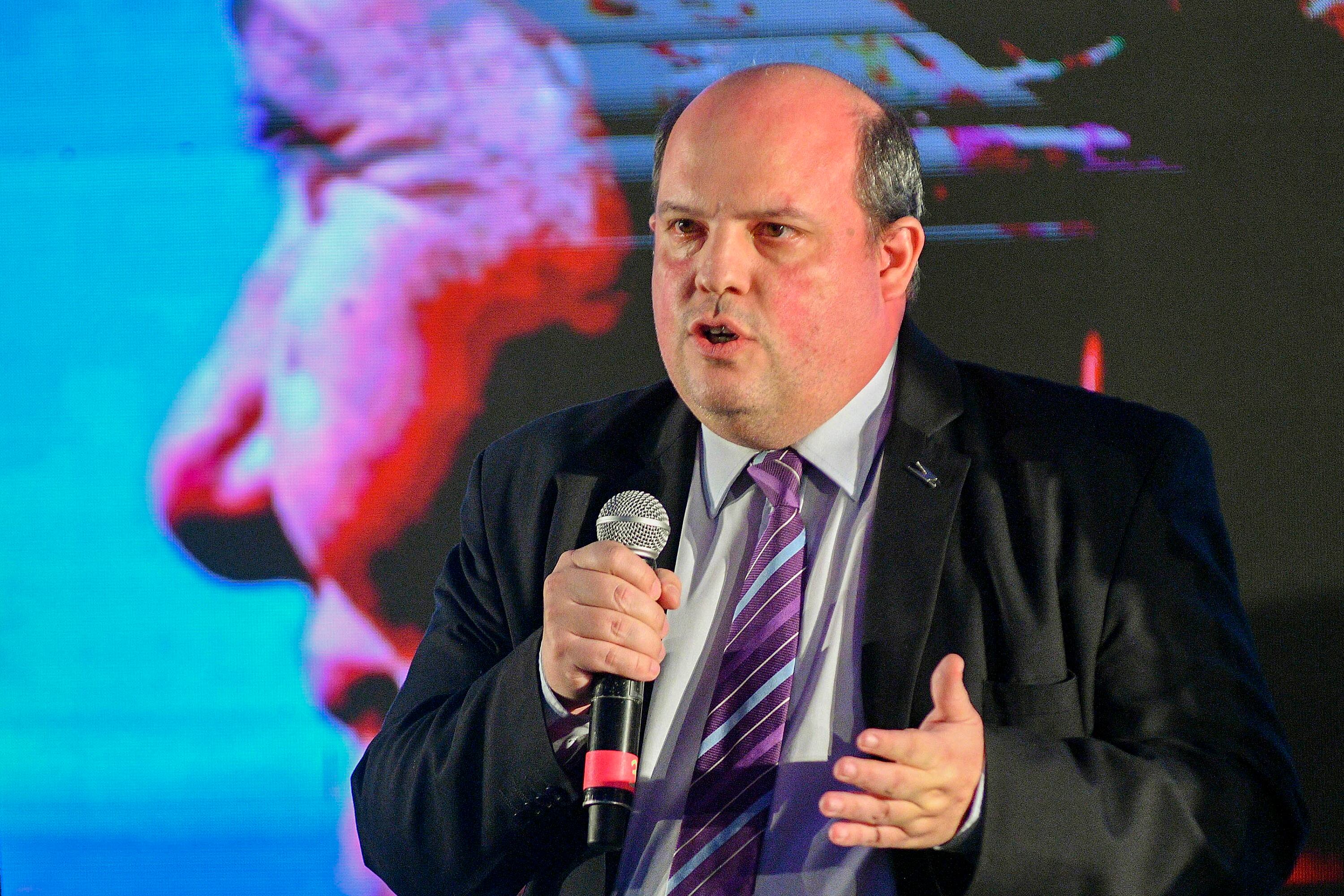 Ceriani exhibió números positivos de Aerolíneas